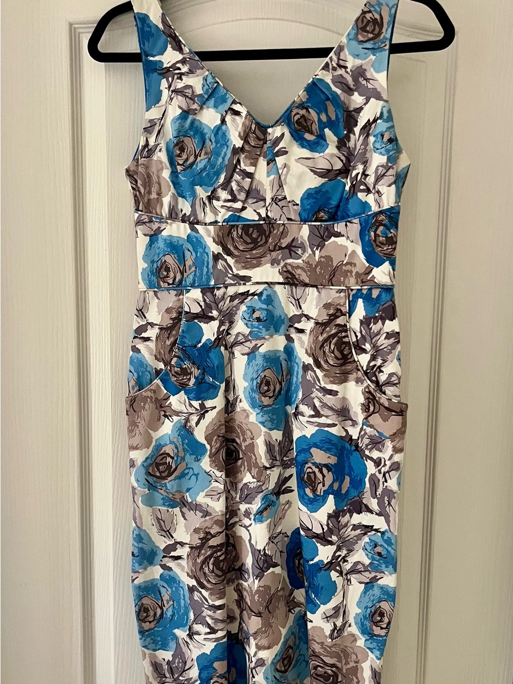 Sleeveless Blue Floral V-Neck Womens Dress